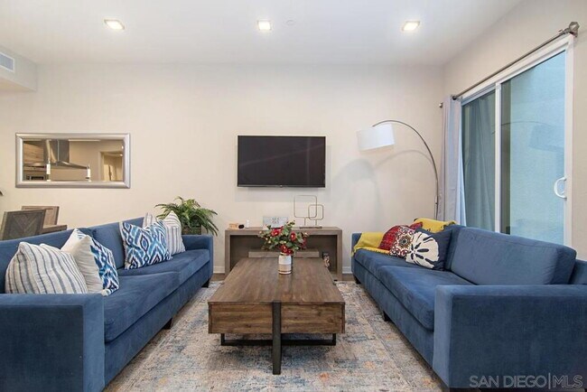 Foto del edificio - Modern Hillcrest Townhome with Private Elevator & Rooftop Deck.