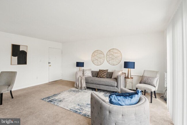 Foto del edificio - 1005 Chillum Rd