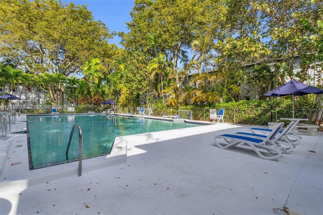 Foto del edificio - 7880 SW 55th Ave