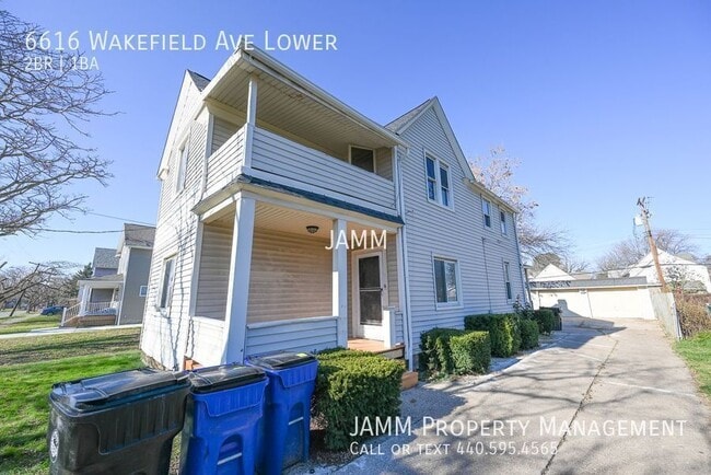 Foto del edificio - 6616 Wakefield Ave