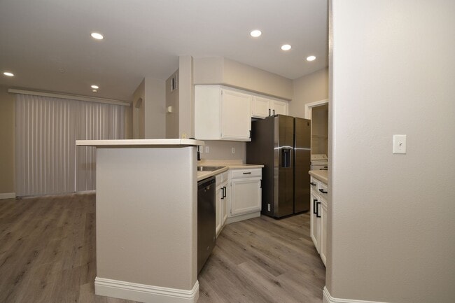 Building Photo - UPGRADED LOVELY 2 BED 2 BATH CONDO AT VISTANA