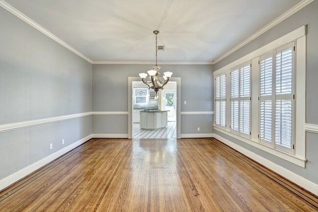 Foto del edificio - 1403 Bonnie Brae St