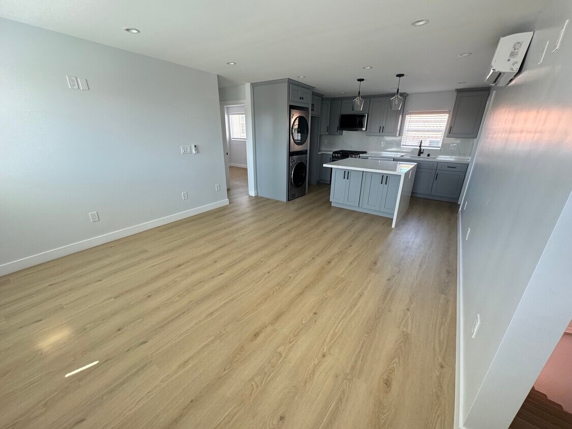 Primary Photo - 18509 Burin Ave