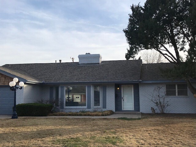 Building Photo - 2821 James Louis Dr