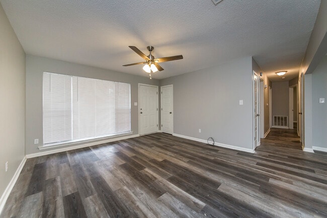 Building Photo - 17 Chalet St