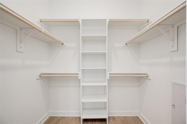 Foto del edificio - 4802 S Congress Ave