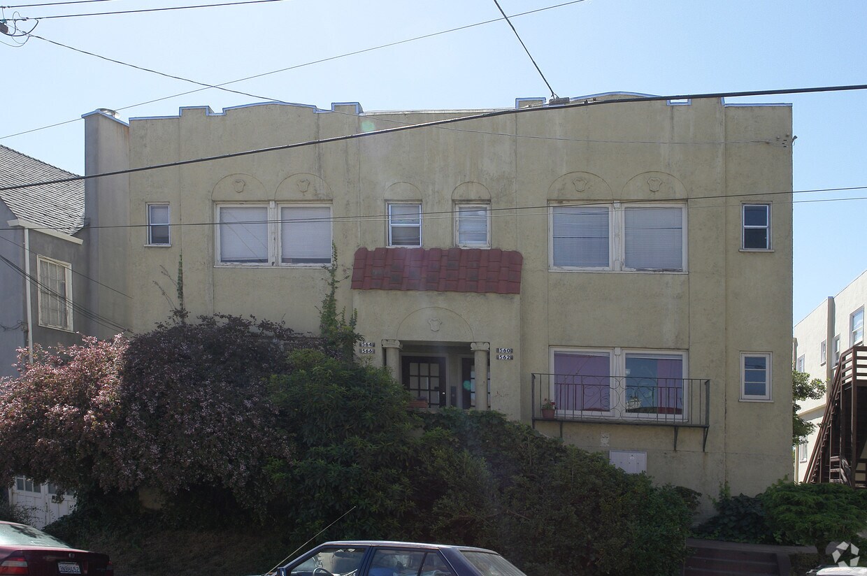 Primary Photo - 560-566 Merritt Ave