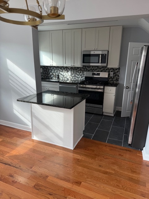 Building Photo - 2211 Vailthorn Rd