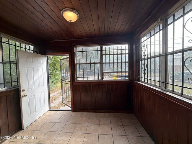 Building Photo - 5326 Mays Dr