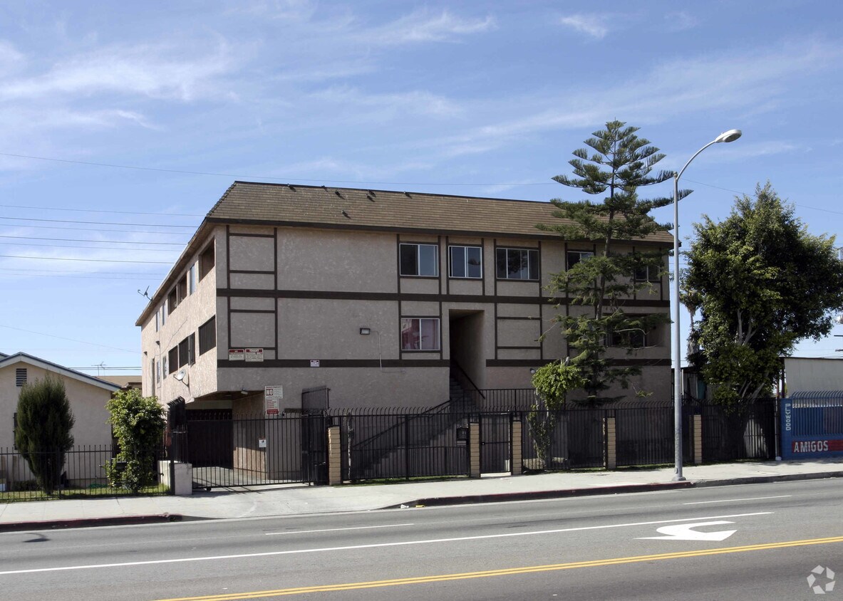 Foto principal - 6411 S Broadway