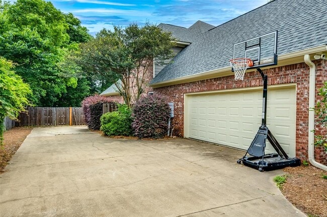 Foto del edificio - 8456 Marsh Ridge Dr