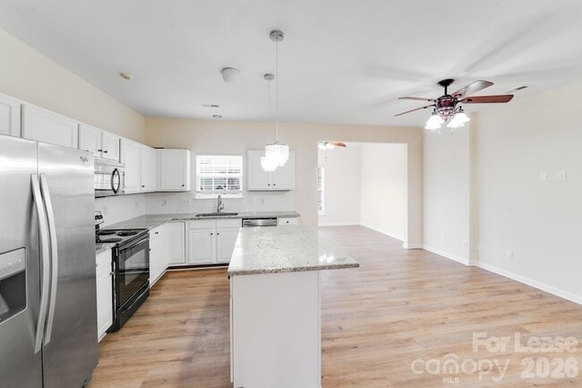 Foto del edificio - 4901 Sunburst Ln