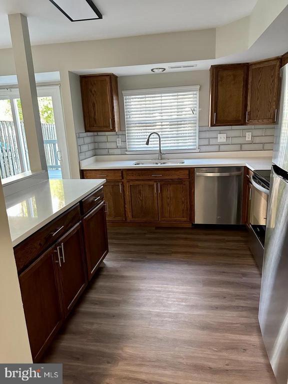 Foto del edificio - 4576 Grouse Pl