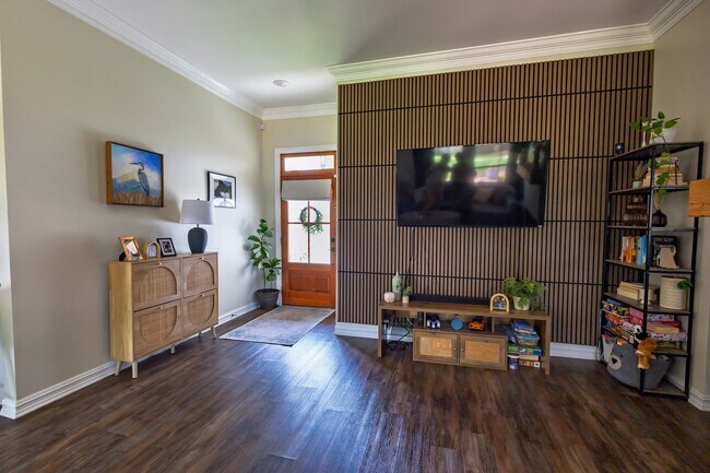 Foto del edificio - 303 Spike Ln