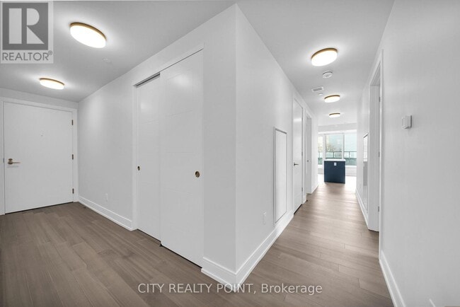 Photo du bâtiment - 664-664 Spadina Ave.