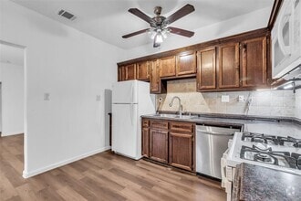 Building Photo - 3925 Woodleigh St