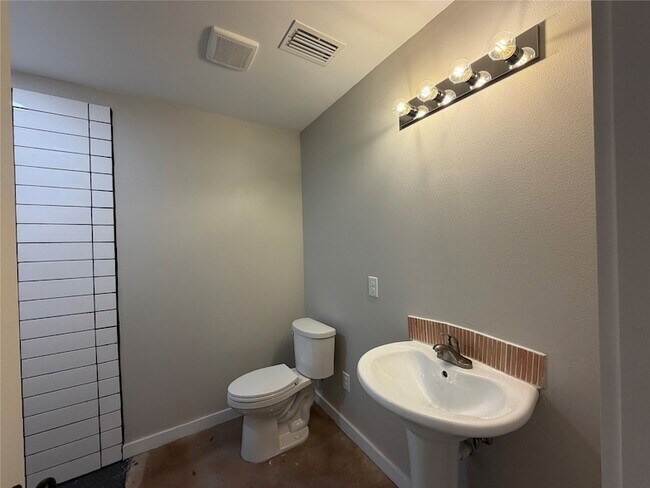 Foto del edificio - 957 Woods Ave