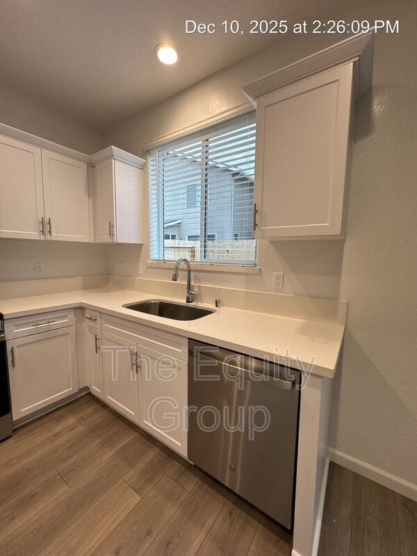 Building Photo - 1335 W Sedona Ave