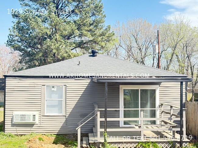 Building Photo - 1919 Schaer St