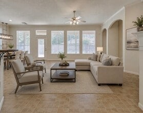 Building Photo - 118 Robindale Cir