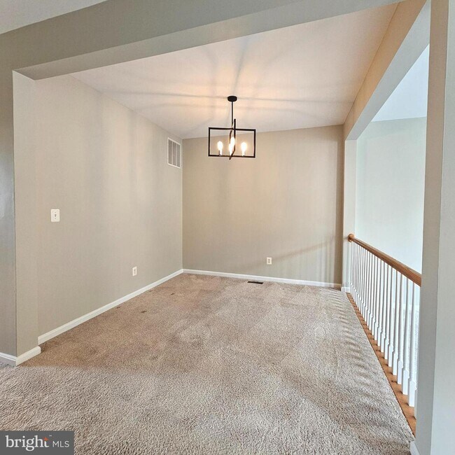 Building Photo - 3307 Beechcliff Dr