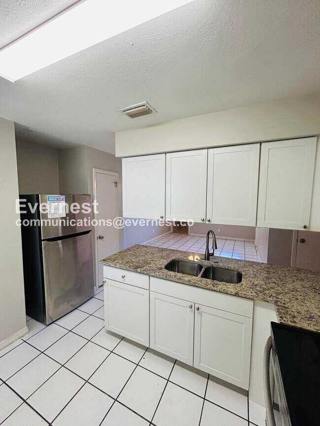 Foto del edificio - 4420 Snapper St