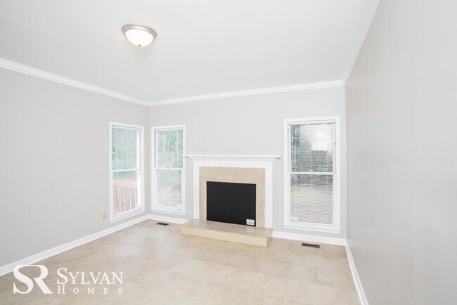 Building Photo - Stunning 3bed/2.5 bath Home