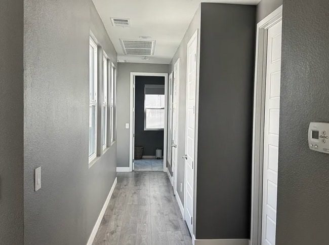 Building Photo - 217 Cromarty St