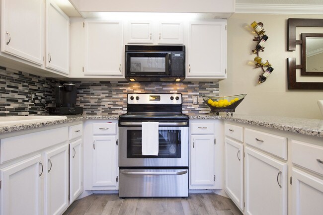 Building Photo - 5686 SE Windsong Lane  Stuart Fl 34997