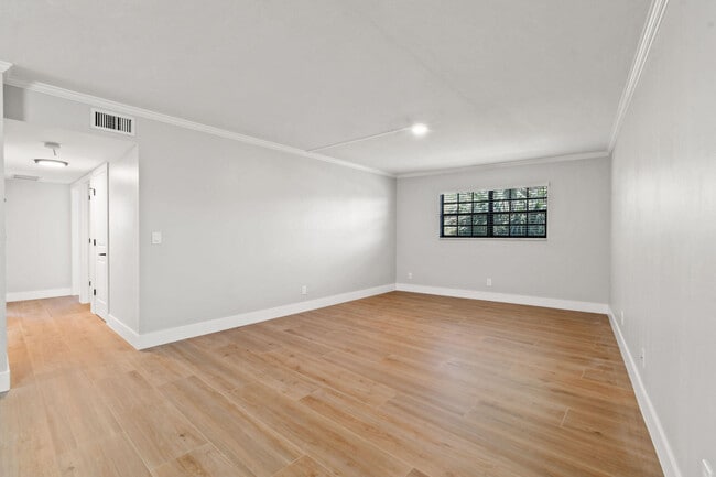 Foto del edificio - 324 Southwind Dr