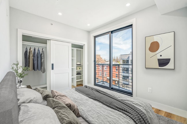 Foto del edificio - 3748 Lancaster Ave