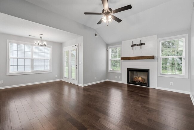 Building Photo - Stylish One-Level Home with 3 Bedrooms, 2 ...