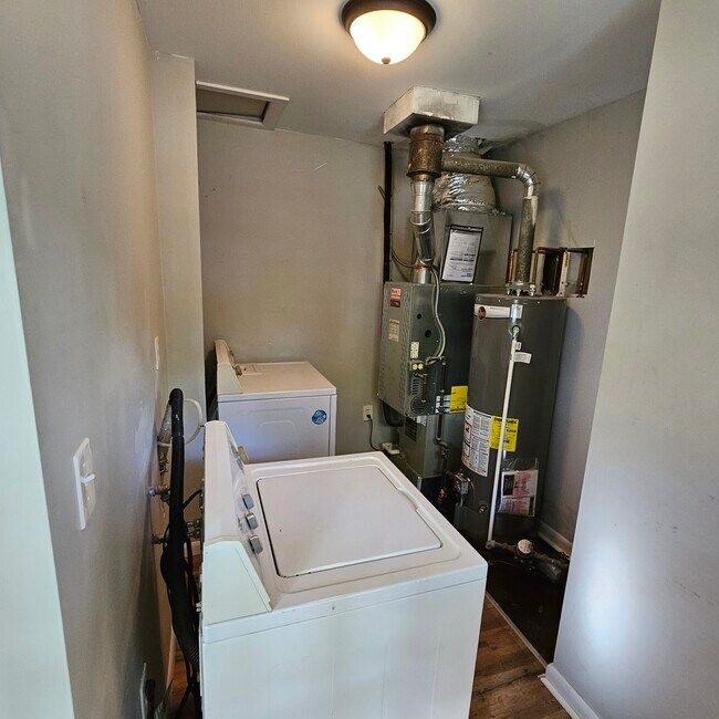 Washer and drier in unit - 3208 Keays Ave