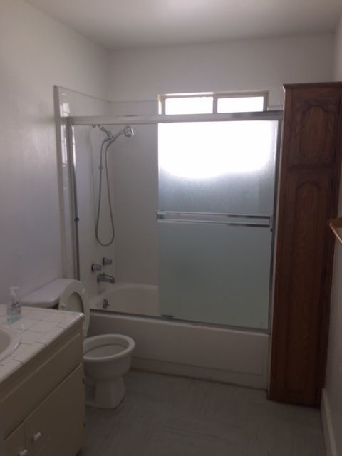 Foto del edificio - 2618 Buttonwillow Avenue