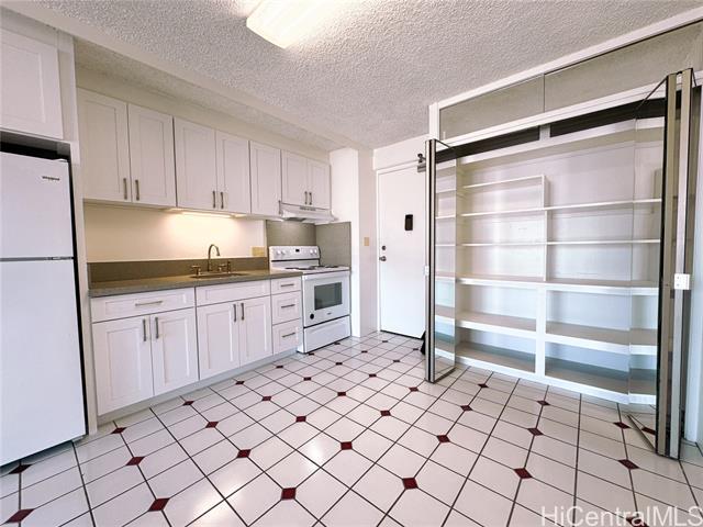 Building Photo - 1655 Makaloa St