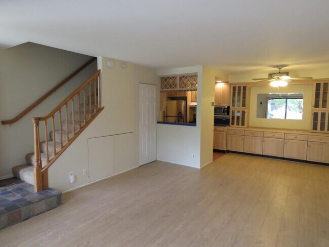 Building Photo - 2680 N Lake Ave. #2