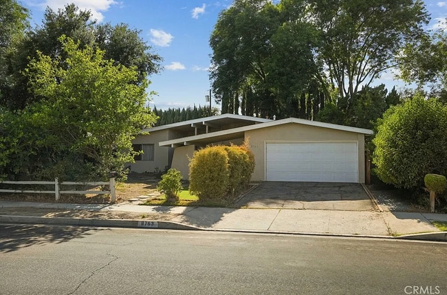 Building Photo - 8763 Lurline Ave