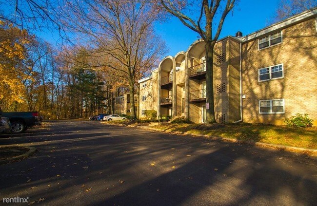 Building Photo - 284 Iven Ave
