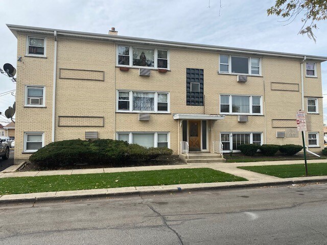 Primary Photo - 7301 W Fullerton Ave