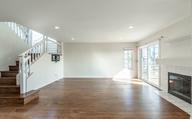 Building Photo - 18050 Prairie Ave
