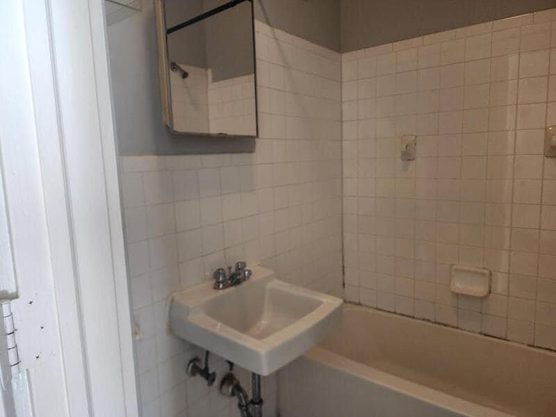 Foto del edificio - 192-194-194 Main St