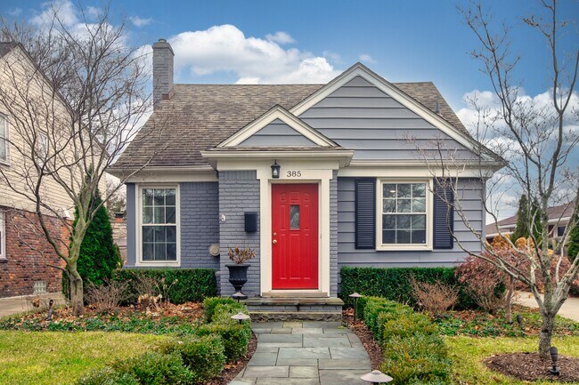Foto del edificio - 385 Hillcrest Ave