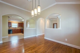 Building Photo - 11015 WARATH Oak Ct
