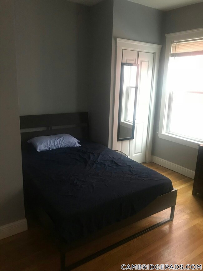 Building Photo - 376 Prospect St