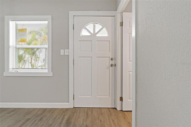Foto del edificio - 8441 Bayshore Dr