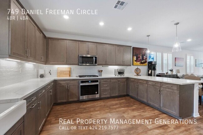 Foto del edificio - 749 Daniel Freeman Cir