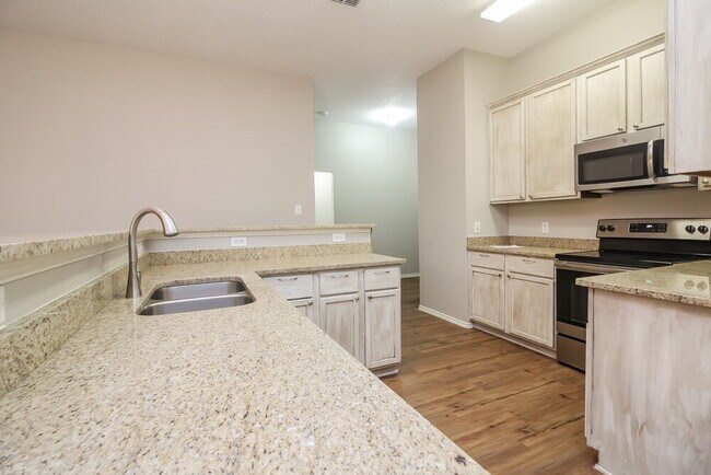 Foto del edificio - 430 Creekwood Ct
