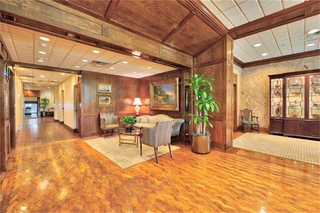 Building Photo - 1400 Hermann Dr