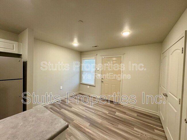 Foto del edificio - 104 Spindle Ct