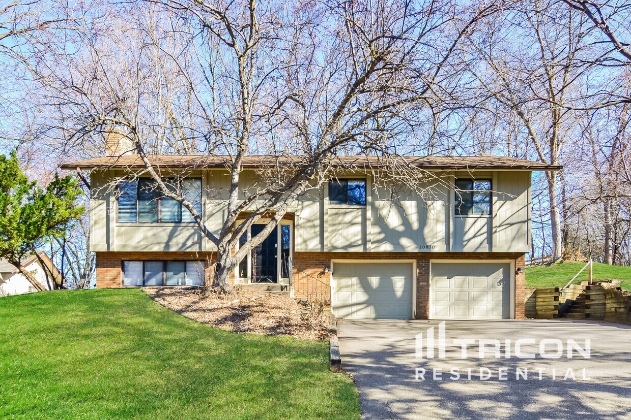Foto principal - 10830 34th Ave N
